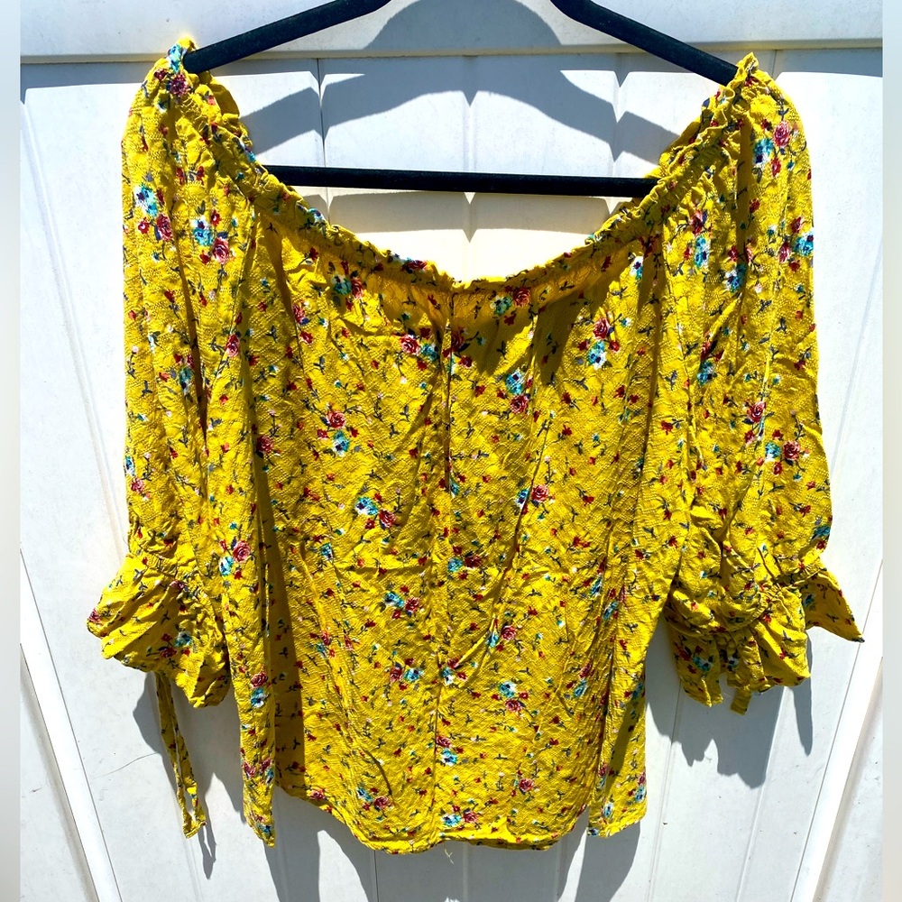 Off Shoulder Yellow floral Top!
